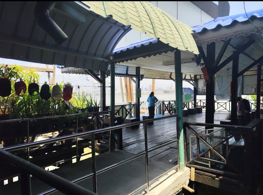 Bang Krachao Pierの船着き場